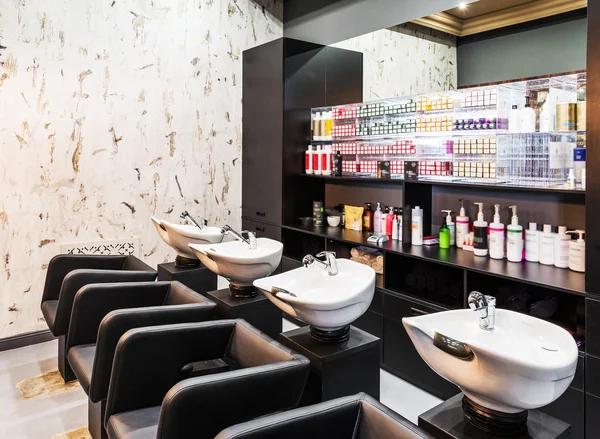 Omysalon Review: Is It Worth the Hype for Beauty Professionals?